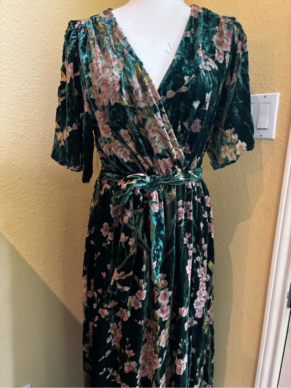 Baltic Born Uma boho inspired green floral belted maxi dress. Large - Picture 5 of 11
